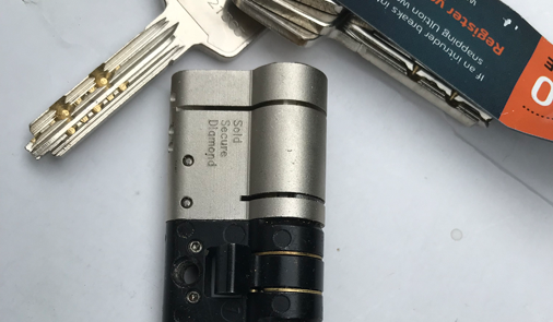 roundhay anti snap lock fitting